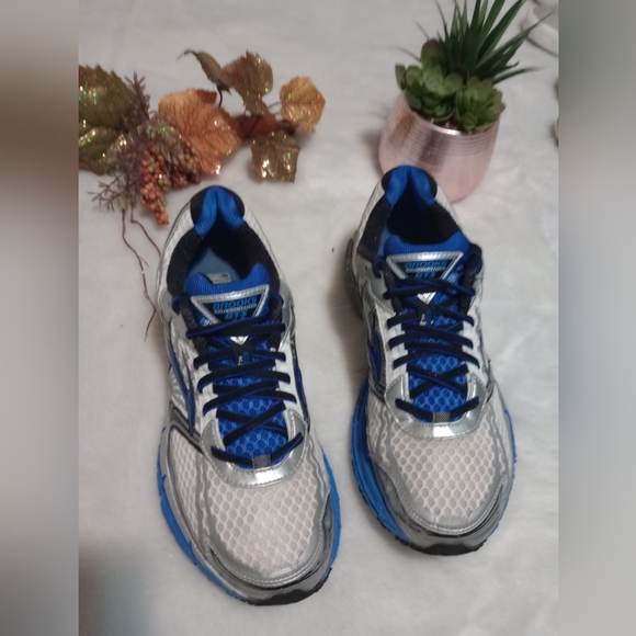 Brooks Other - Brooks shoes for men size 9